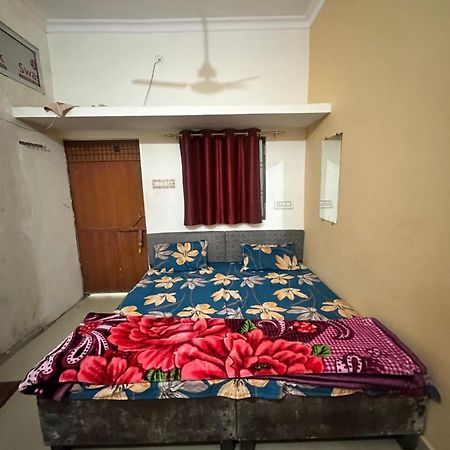 Khatu Shyam Guest House Ayodhya エクステリア 写真